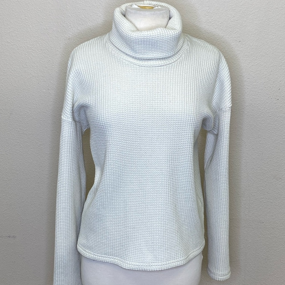 Columbia Waffle-Knit Turtleneck Sweater Size Medium